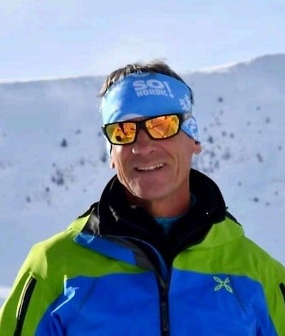 Photographie de profil de Michel notre accompagnateur en montagne. Photographie de profil de Michel notre accompagnateur en montagne.